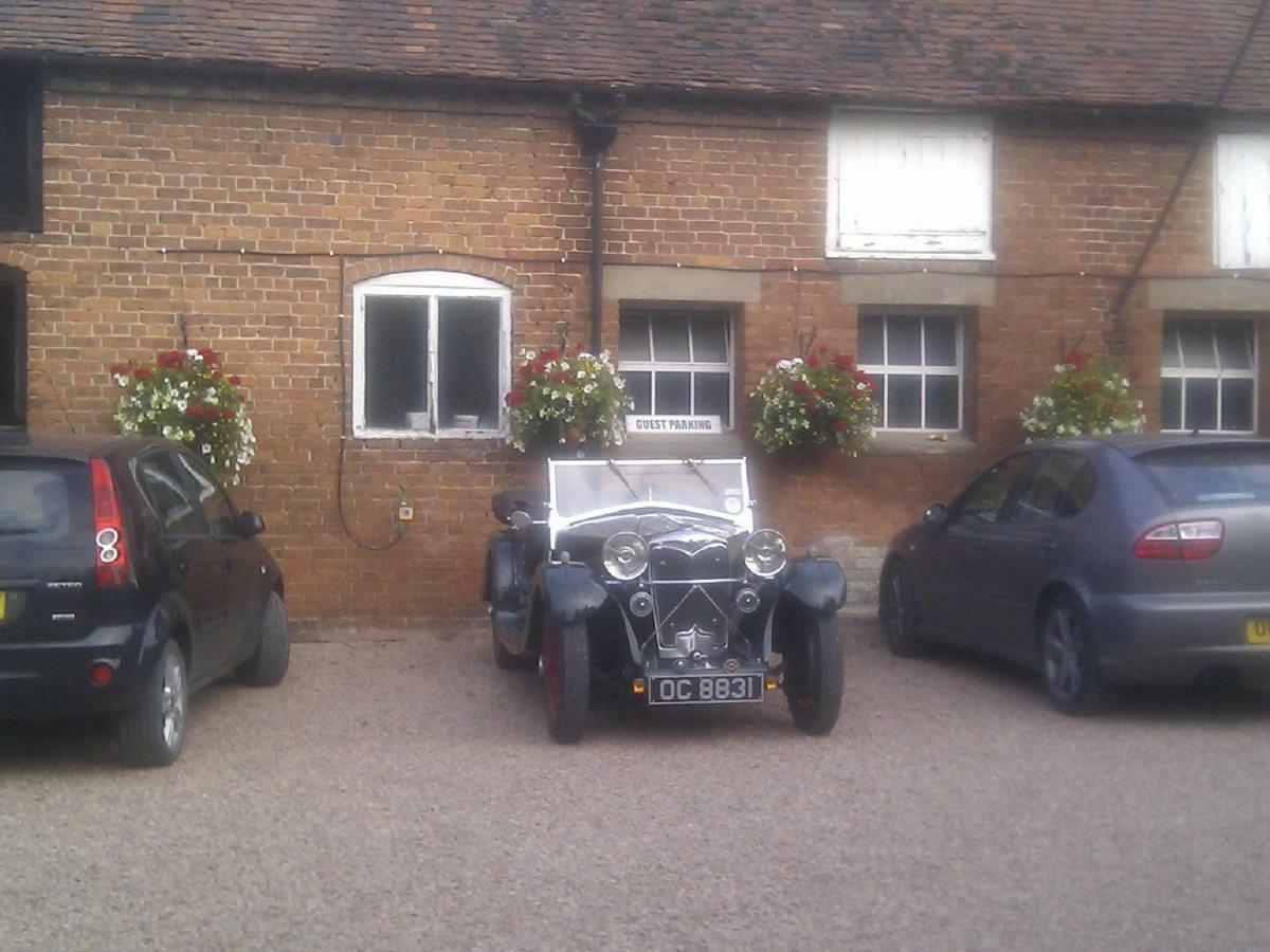 Gilberts End Farm Guest House เกรทมัลเวิร์น ภายนอก รูปภาพ